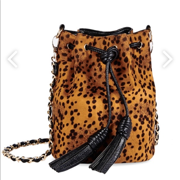 JustFab Handbags - Leopard print bucket bag